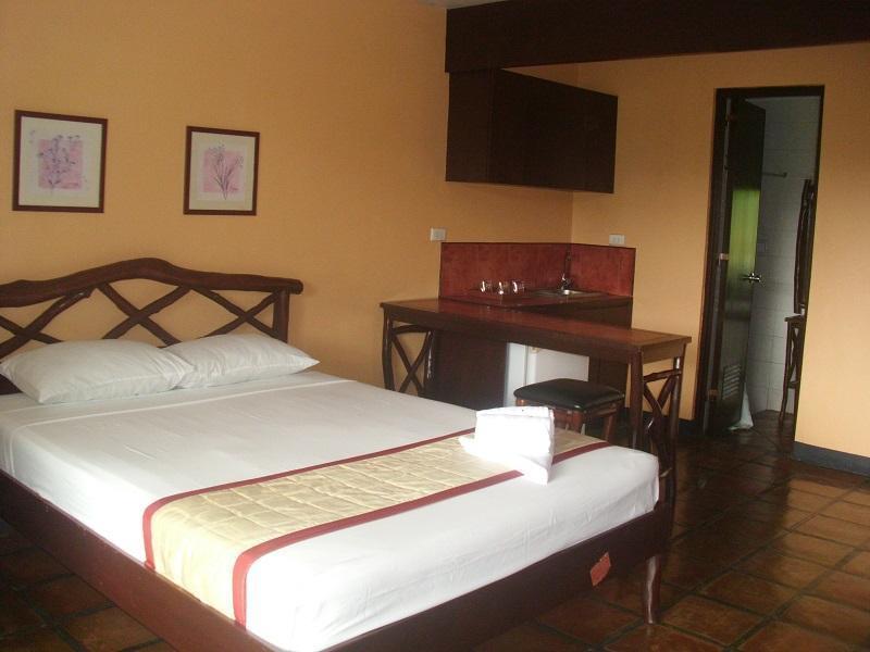 Graceland Estates And Country Club Otel Lucena Dış mekan fotoğraf