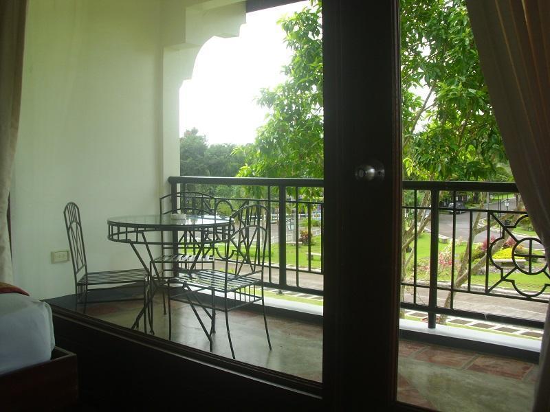 Graceland Estates And Country Club Otel Lucena Dış mekan fotoğraf